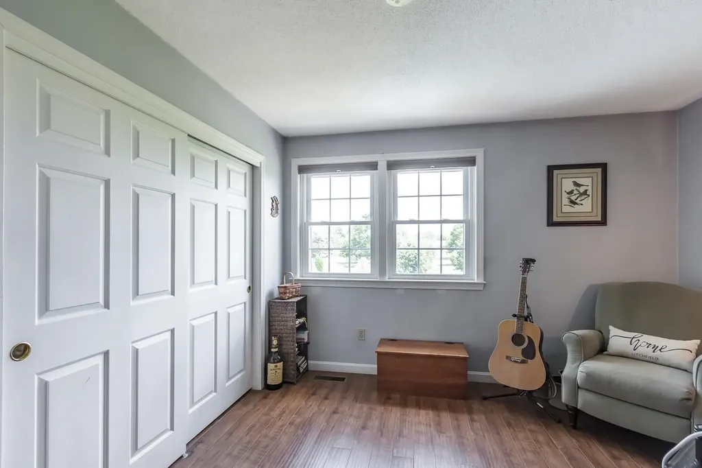 38 Naticook Avenue Litchfield NH 03052