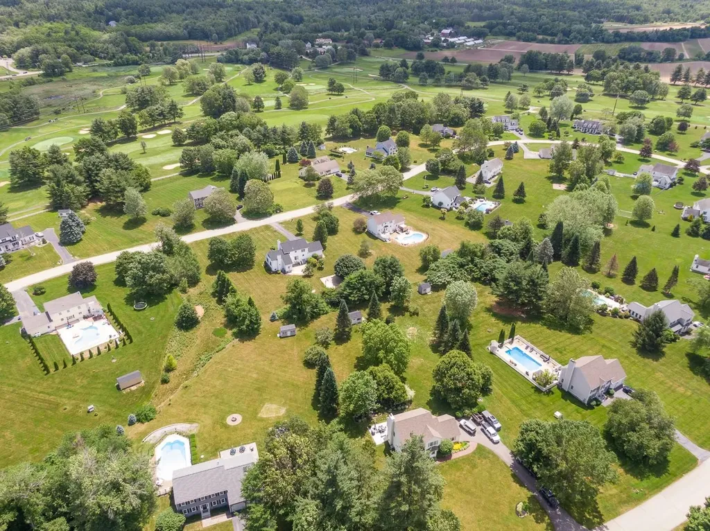 38 Naticook Avenue Litchfield NH 03052