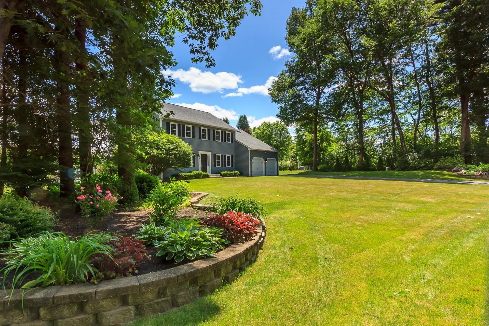 38 Naticook Avenue Litchfield NH 03052