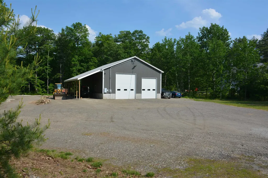 26 Chester Road Raymond NH 03077