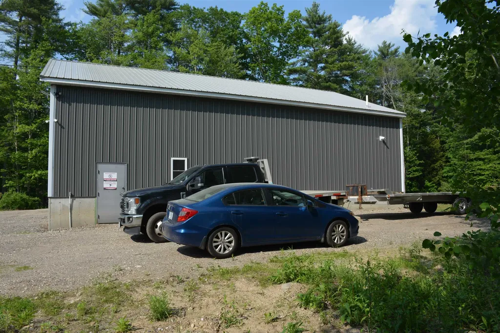 26 Chester Road Raymond NH 03077