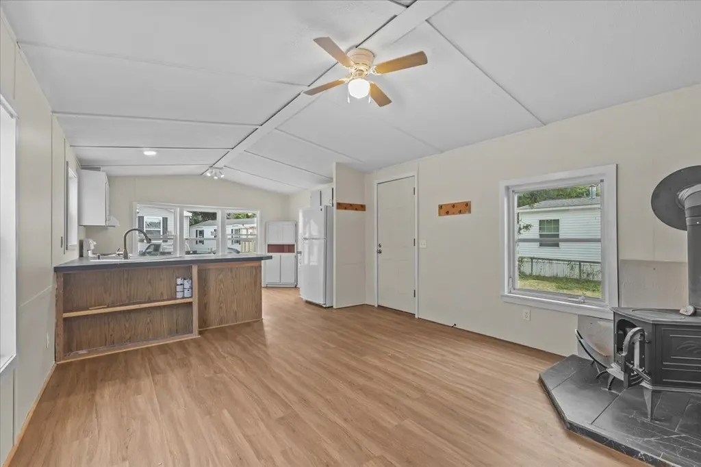 23 Avenue C Burlington VT 05408