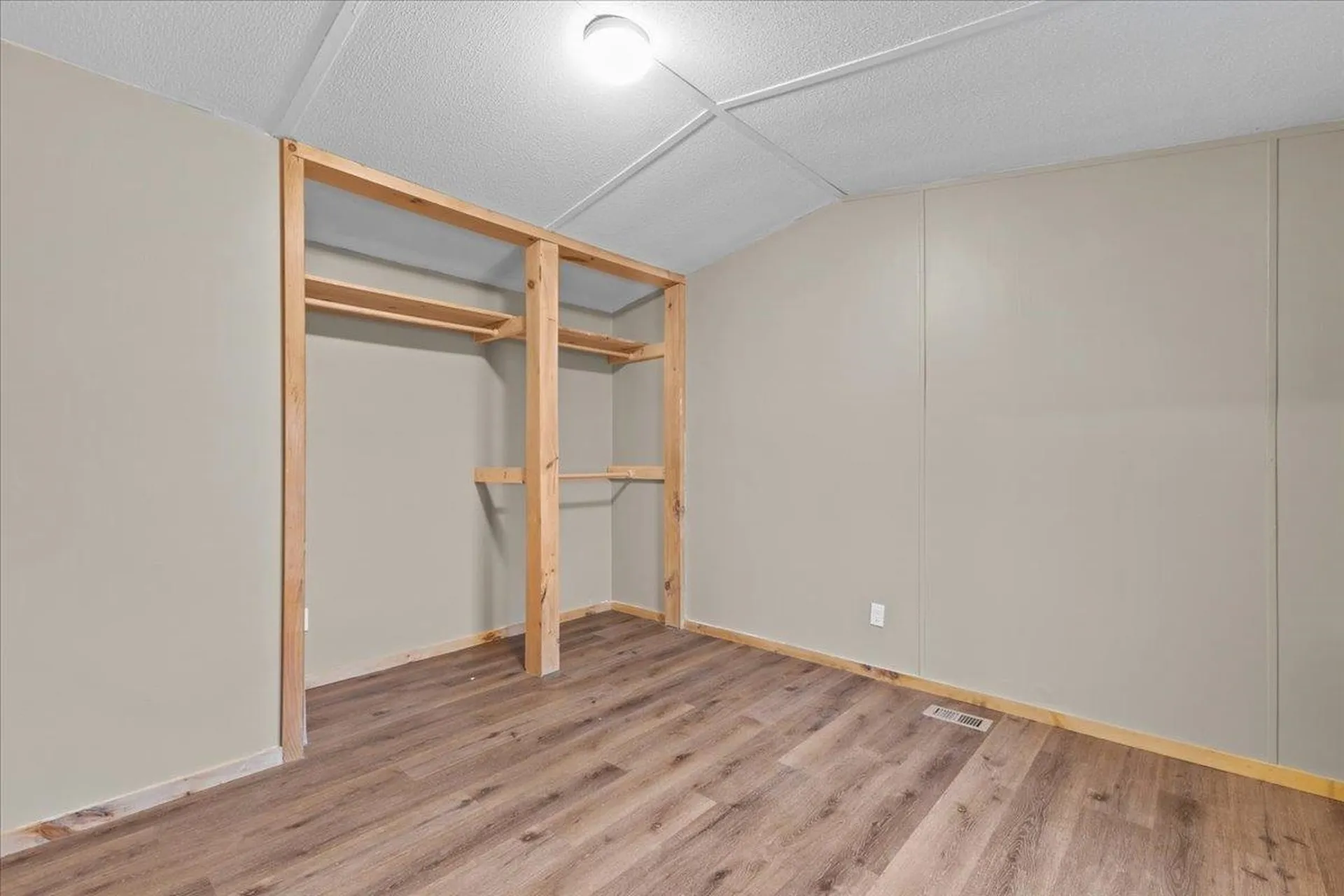 23 Avenue C Burlington VT 05408