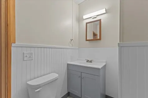 23 Avenue C Burlington VT 05408