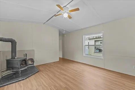 23 Avenue C Burlington VT 05408