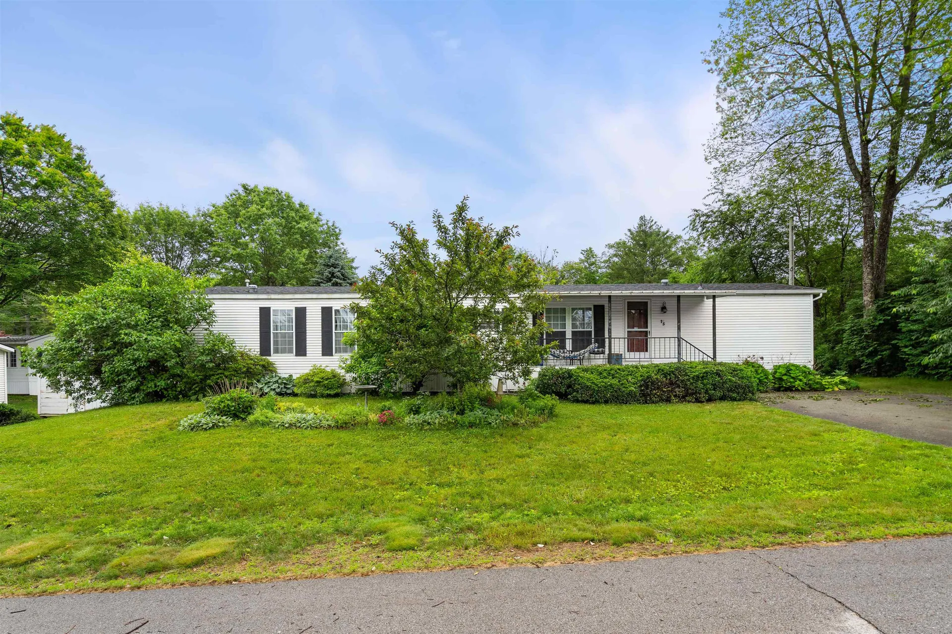 15 Hazel Street Hollis NH 03049