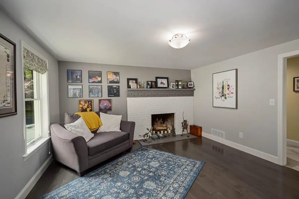 7 Dearborn Lane Bedford NH 03110