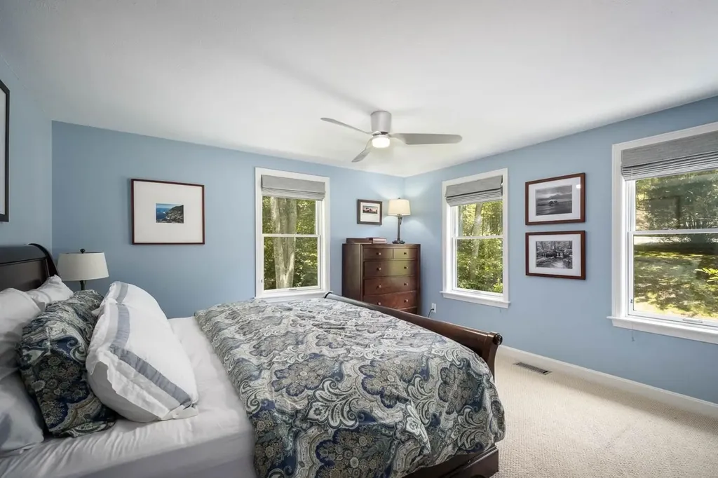 7 Dearborn Lane Bedford NH 03110