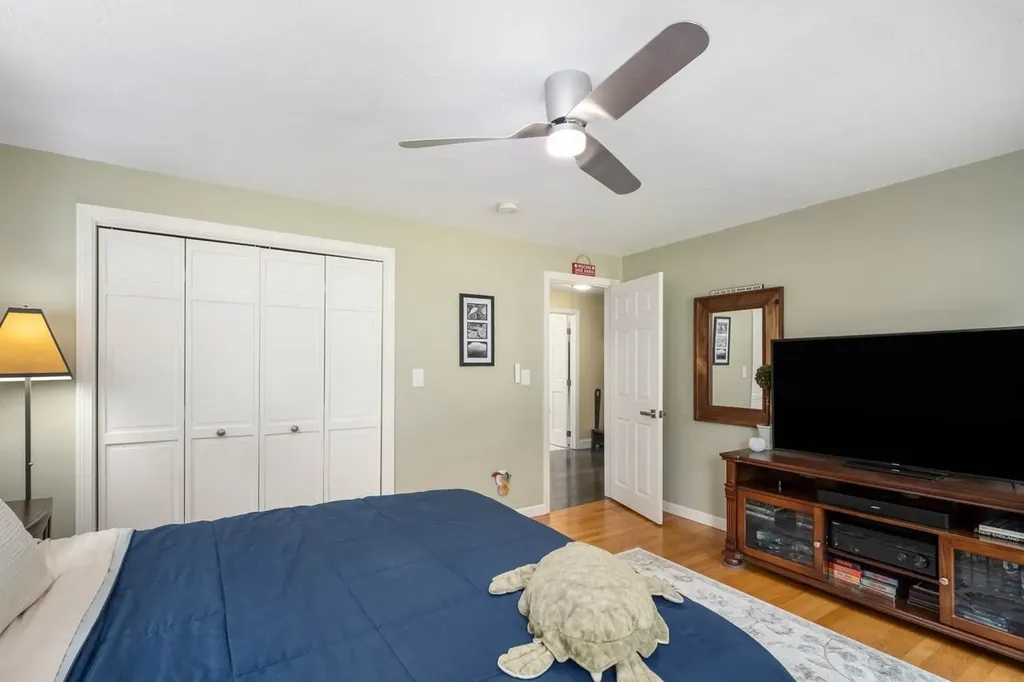 7 Dearborn Lane Bedford NH 03110