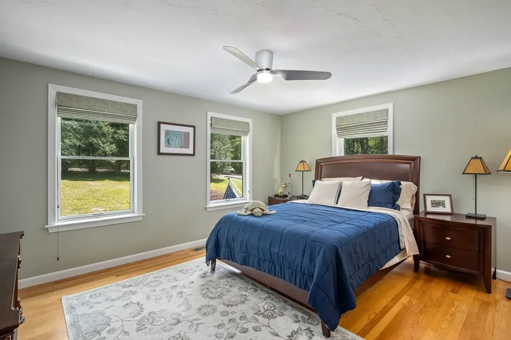 7 Dearborn Lane Bedford NH 03110