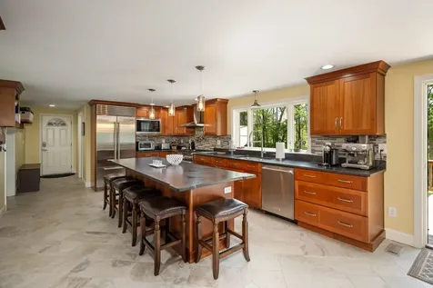 7 Dearborn Lane Bedford NH 03110