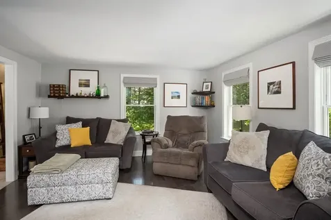 7 Dearborn Lane Bedford NH 03110