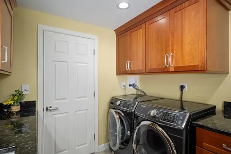 7 Dearborn Lane Bedford NH 03110