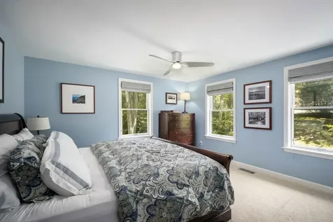 7 Dearborn Lane Bedford NH 03110