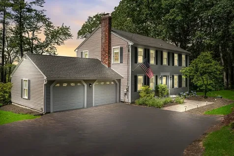 7 Dearborn Lane Bedford NH 03110