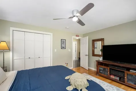 7 Dearborn Lane Bedford NH 03110