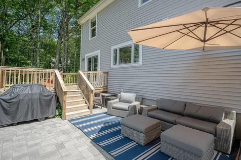 7 Dearborn Lane Bedford NH 03110