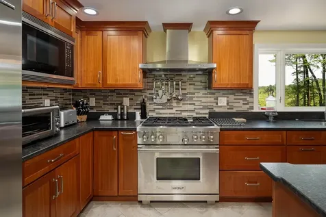 7 Dearborn Lane Bedford NH 03110