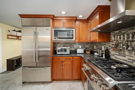 7 Dearborn Lane Bedford NH 03110