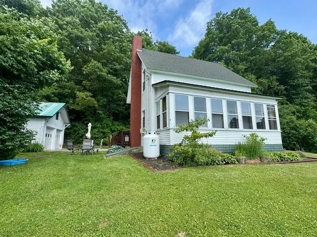 578 Pleasant Street Newport City VT 05855
