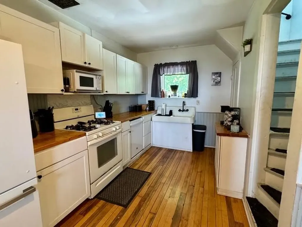 578 Pleasant Street Newport City VT 05855