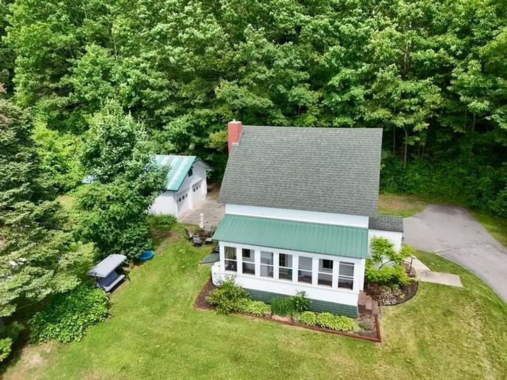 578 Pleasant Street Newport City VT 05855