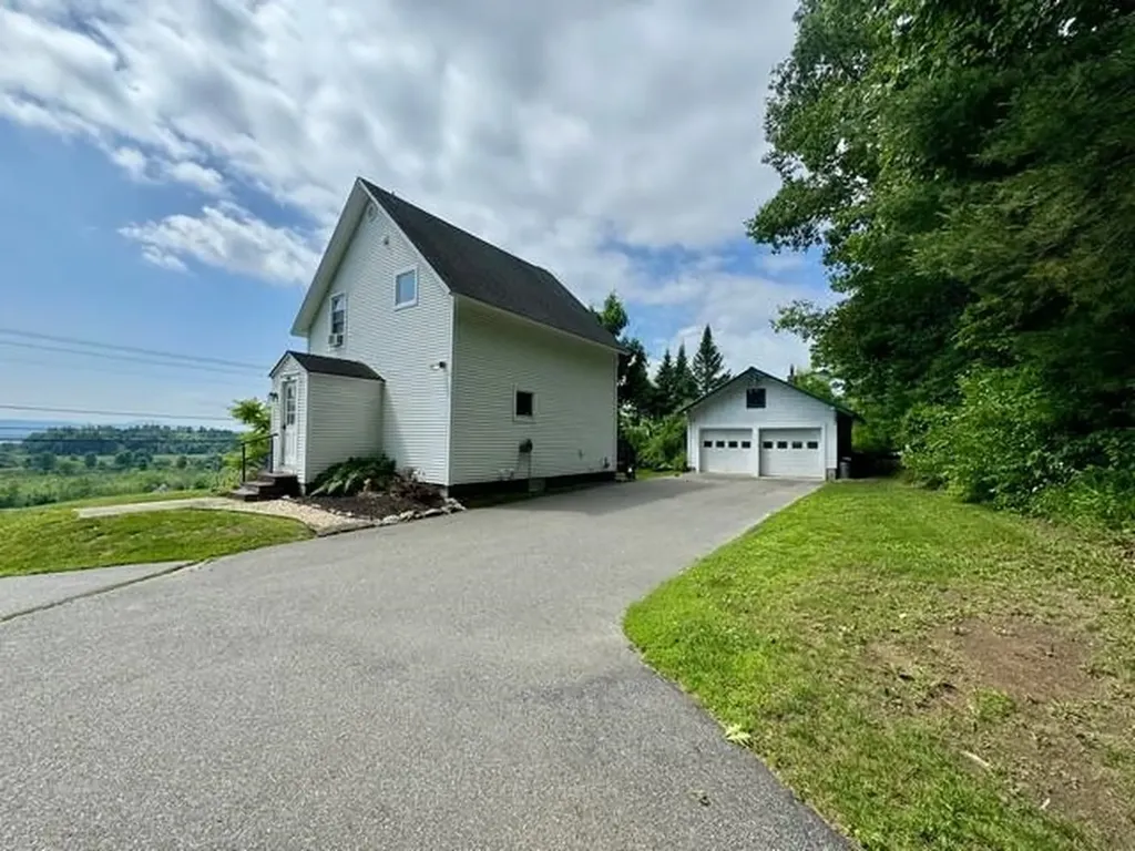 578 Pleasant Street Newport City VT 05855