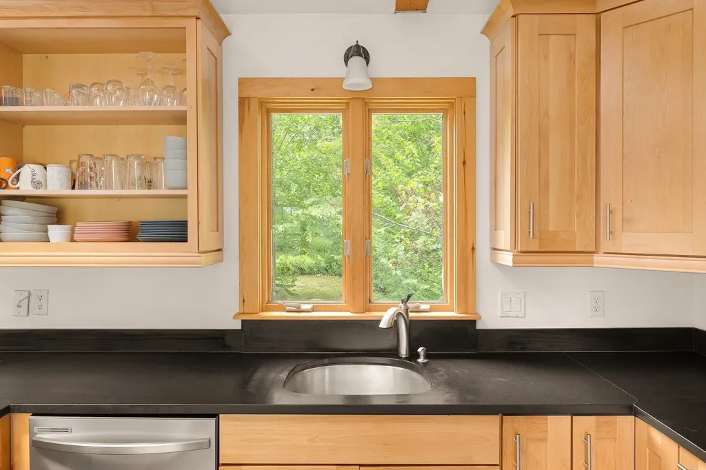 2042 Nebraska Valley Stowe VT 05672