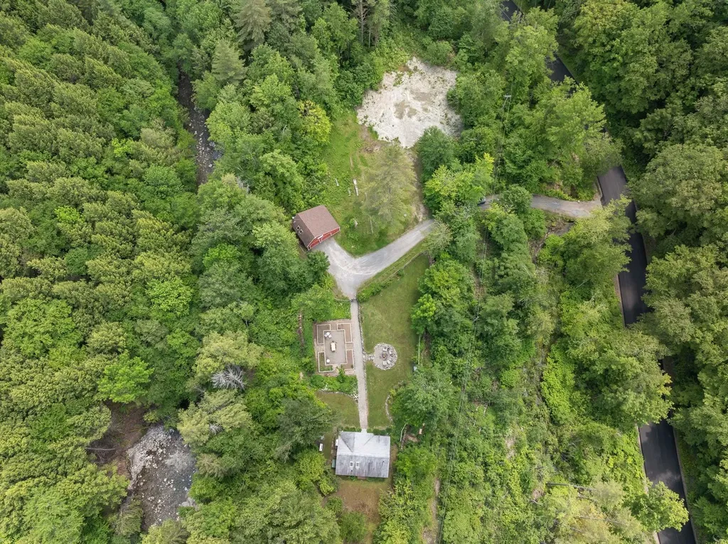 2042 Nebraska Valley Stowe VT 05672