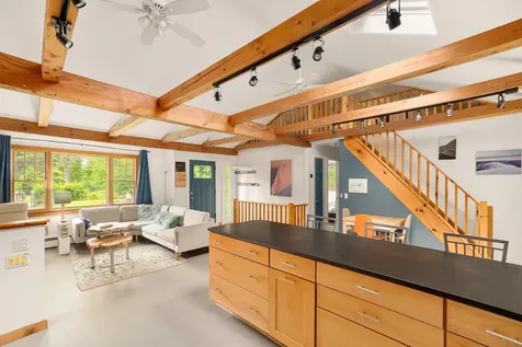 2042 Nebraska Valley Stowe VT 05672