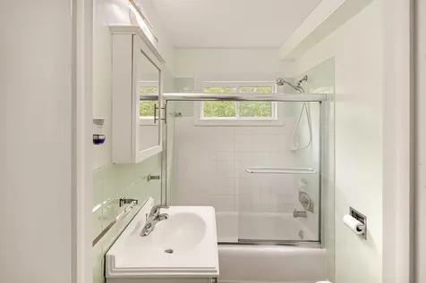 2042 Nebraska Valley Stowe VT 05672