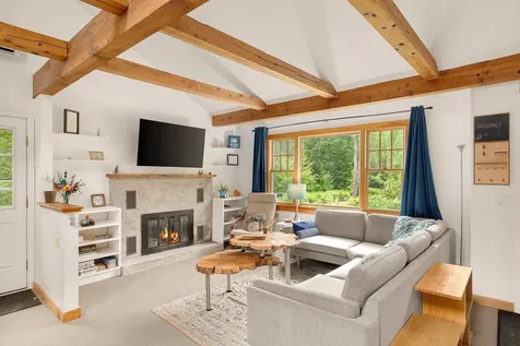 2042 Nebraska Valley Stowe VT 05672
