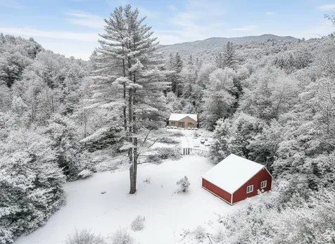 2042 Nebraska Valley Stowe VT 05672