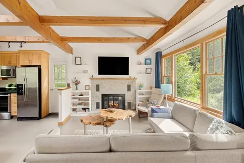 2042 Nebraska Valley Stowe VT 05672