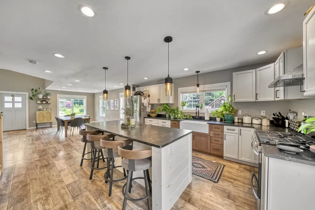 86 Chestnut Street Claremont NH 03743