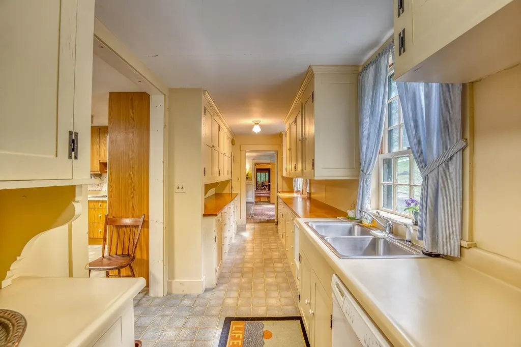 291 - 293 Blake Road Sugar Hill NH 03586