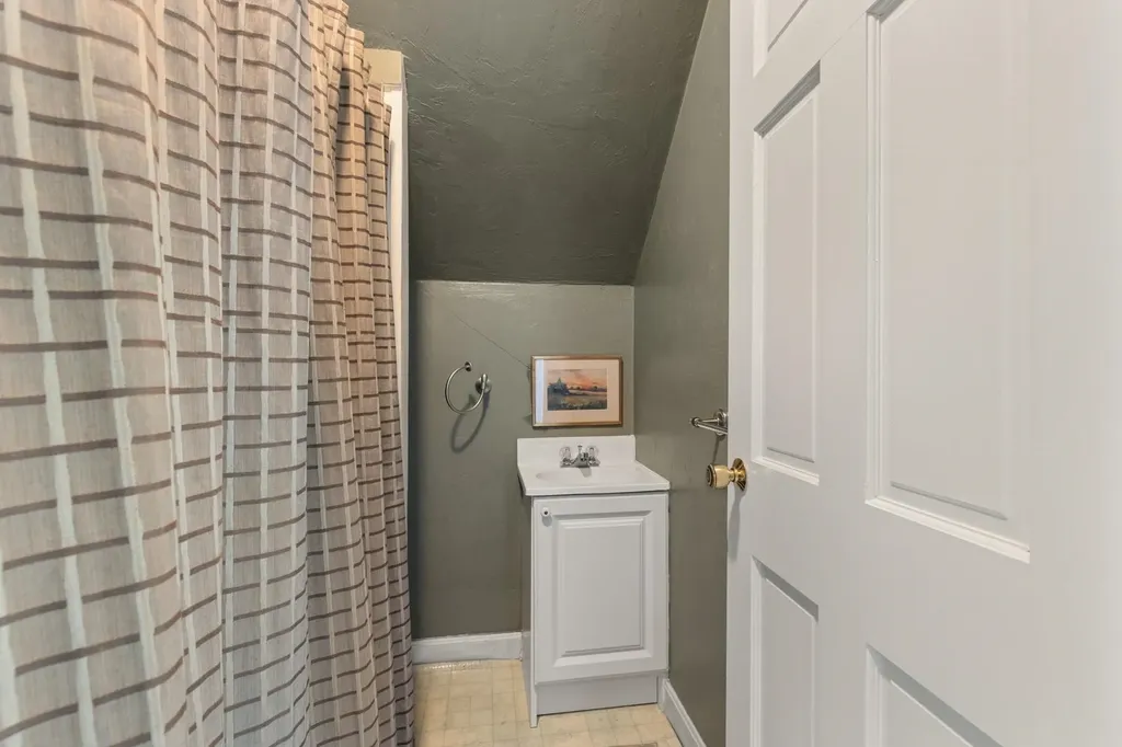 223 Atlantic Avenue North Hampton NH 03862