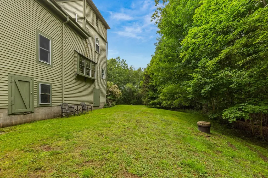 223 Atlantic Avenue North Hampton NH 03862