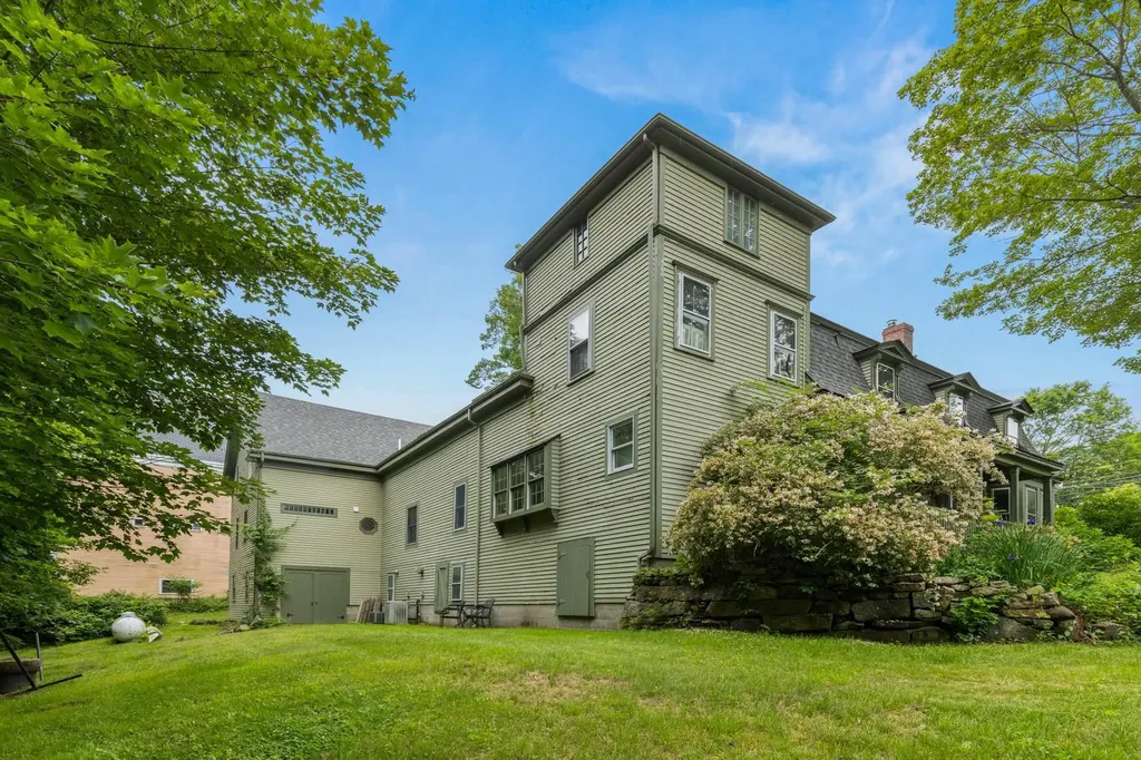 223 Atlantic Avenue North Hampton NH 03862