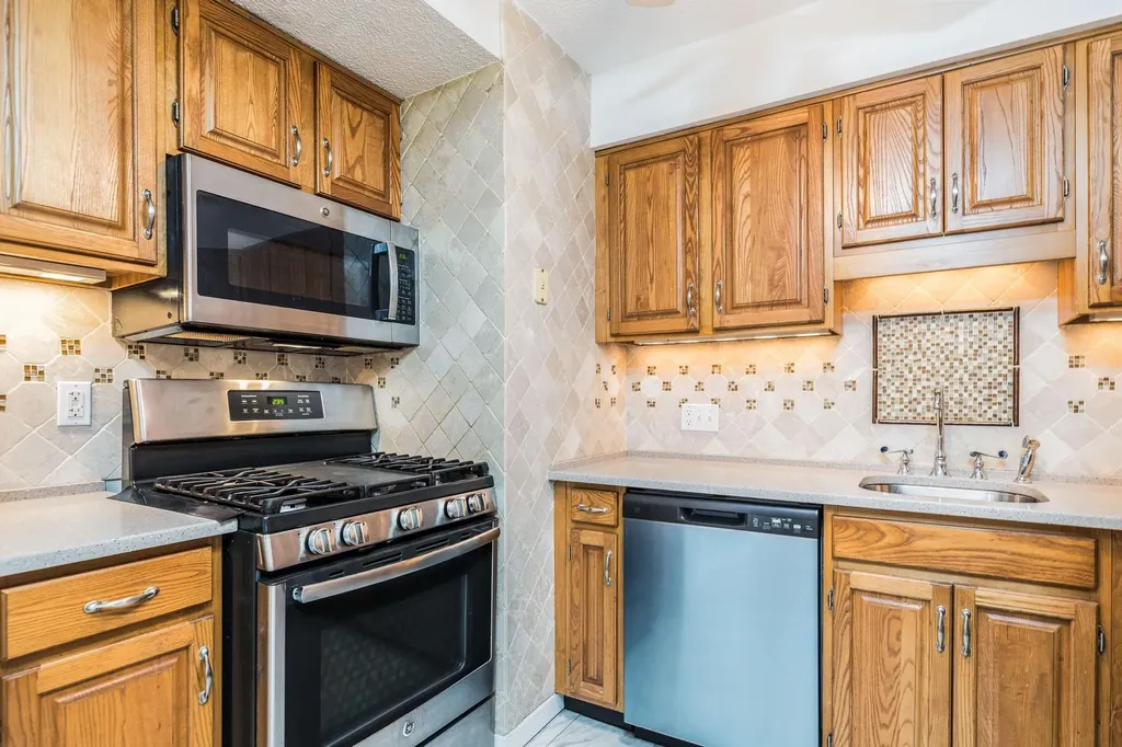 703 Springbrook Circle Portsmouth NH 03801