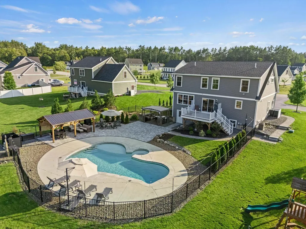 16 Daniels Drive Lee NH 03861