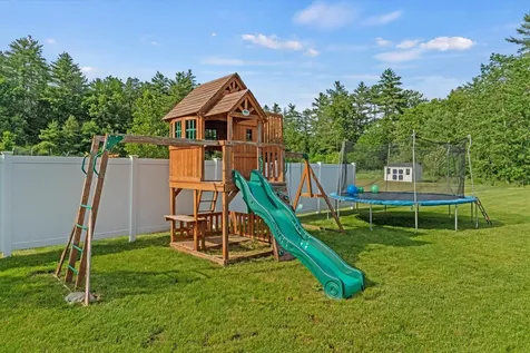 16 Daniels Drive Lee NH 03861