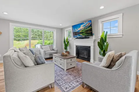 16 Daniels Drive Lee NH 03861