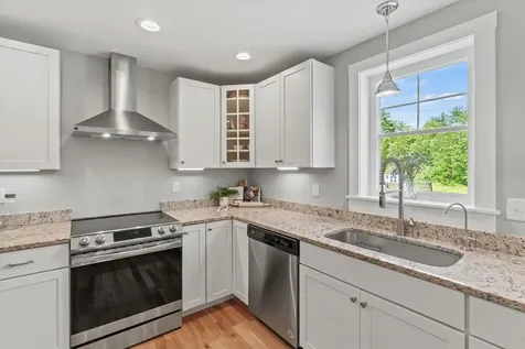 16 Daniels Drive Lee NH 03861