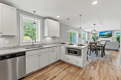 16 Daniels Drive Lee NH 03861