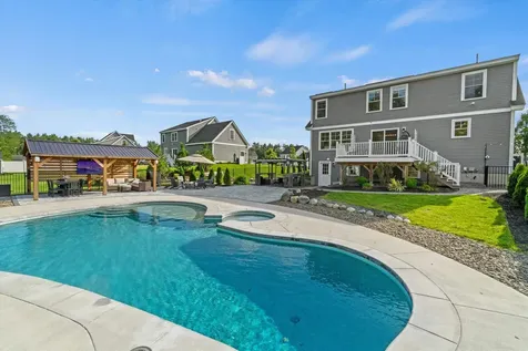 16 Daniels Drive Lee NH 03861