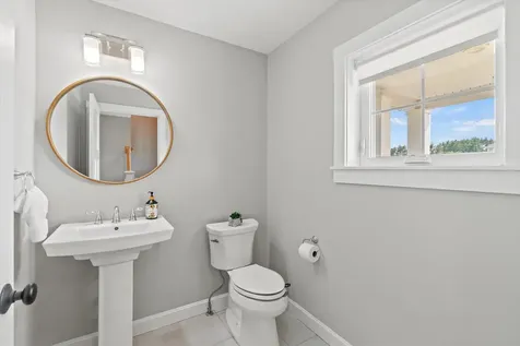 16 Daniels Drive Lee NH 03861