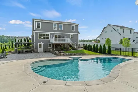 16 Daniels Drive Lee NH 03861