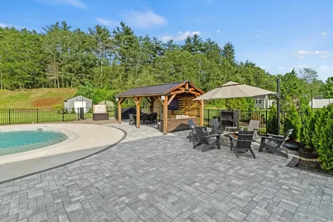 16 Daniels Drive Lee NH 03861