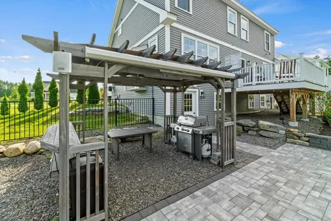 16 Daniels Drive Lee NH 03861